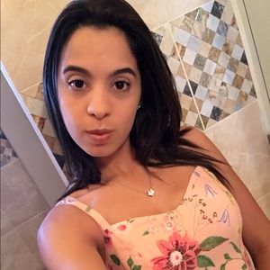 Meet your Posher, Lucyenit